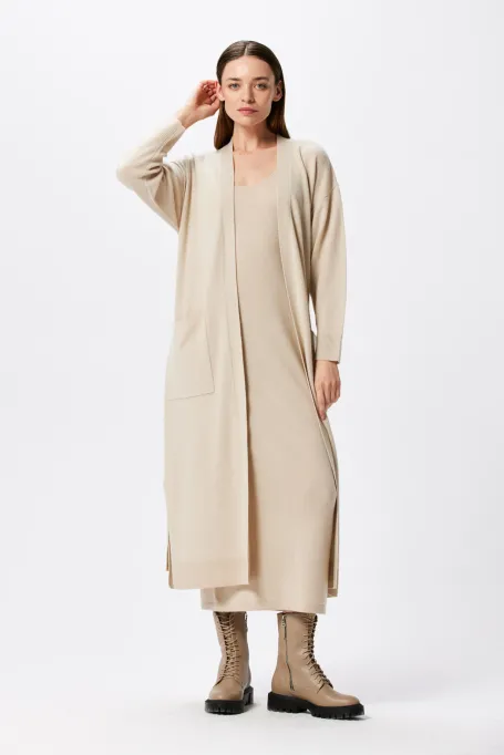 Béžové šaty s kašmírem a merino vlnou