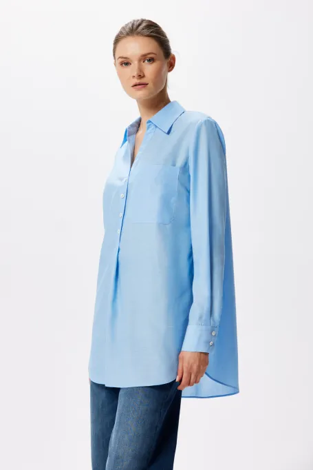 Světle modrá volná košile