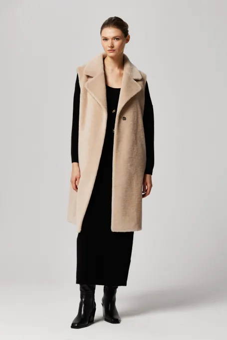 Dlouhá béžová vesta z teddy bear vlny