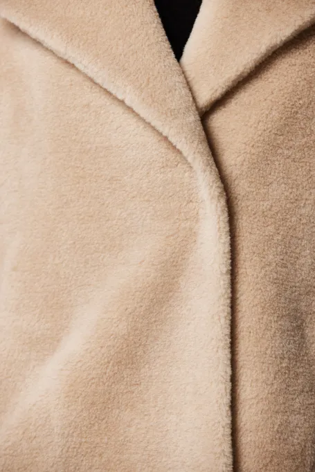 Dlouhá béžová vesta z teddy bear vlny