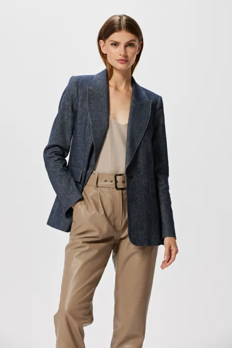 Bunda z lněného materiálu