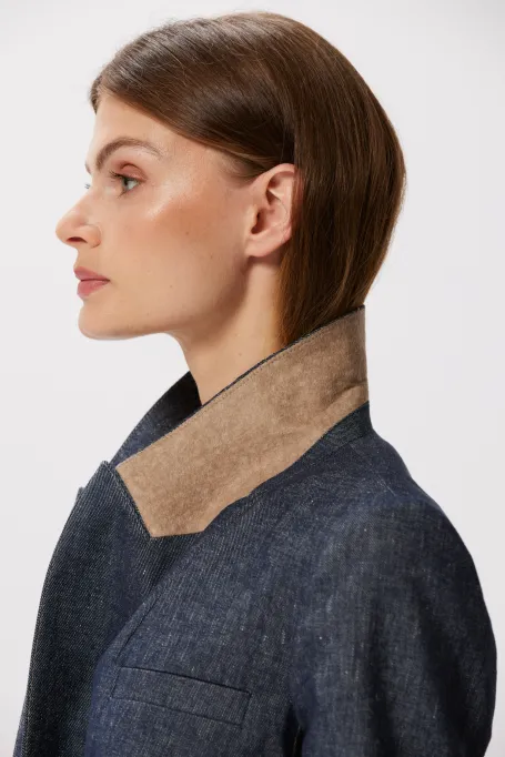 Bunda z lněného materiálu