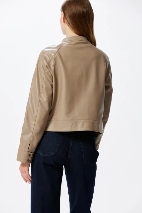 Bežová kožená bunda s límcem