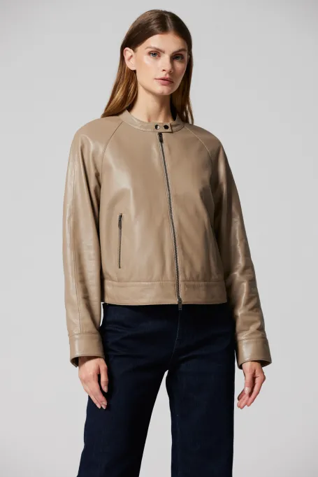 Bežová kožená bunda s límcem