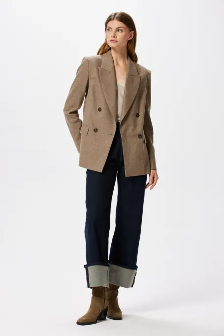 Kratší sako s kašmírem