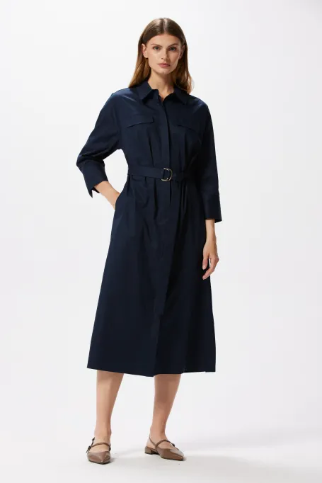 Tmavě modrá košilová šaty s páskem