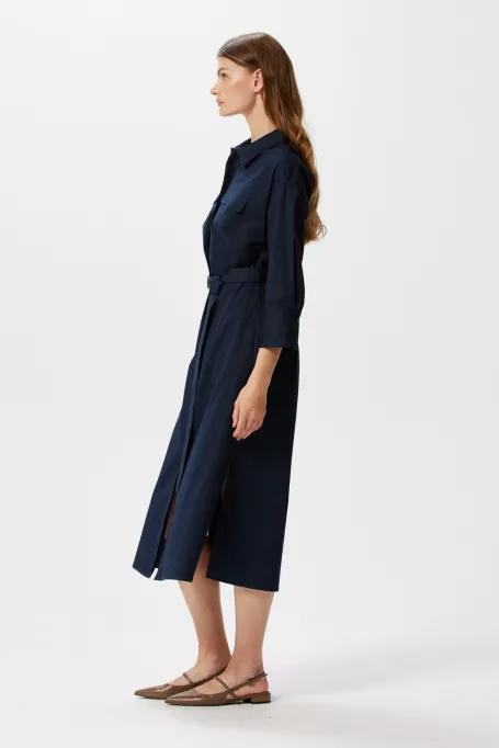 Tmavě modrá košilová šaty s páskem