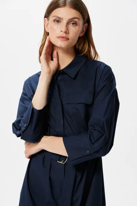 Tmavě modrá košilová šaty s páskem