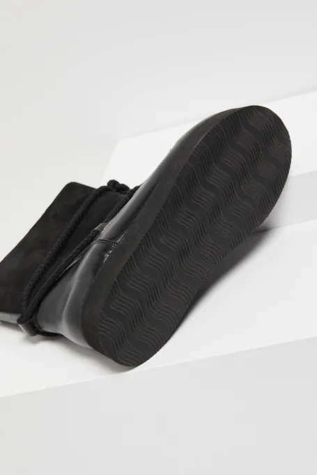 Černé kožené sněhule