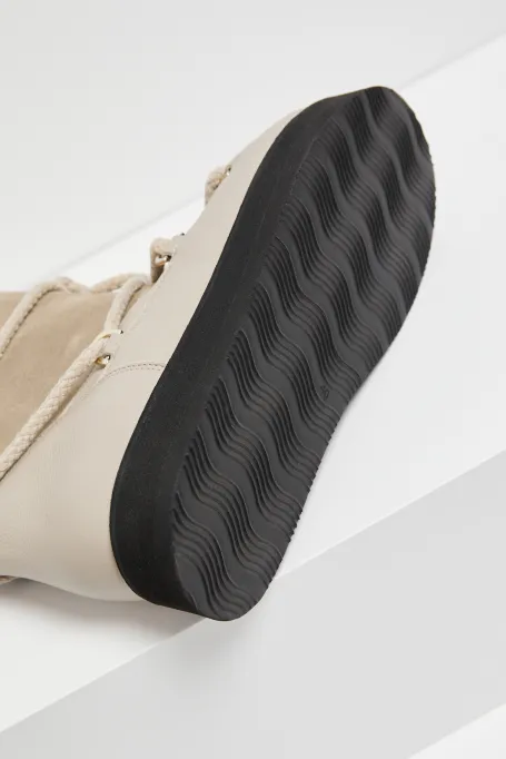 Beige kožené sněhule