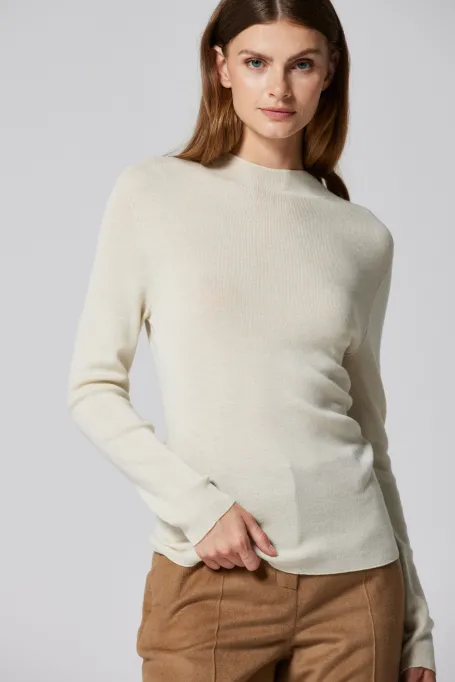 Bezešvá hlava z merino vlny