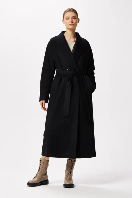 Černý kabát z kašmíru