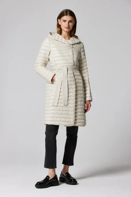 Lehká béžová péřová bunda s kapucí Mila