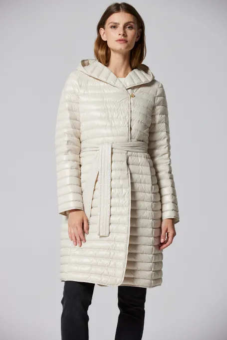 Lehká béžová péřová bunda s kapucí Mila