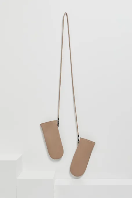 Kožené rukavice s odnímatelným páskem