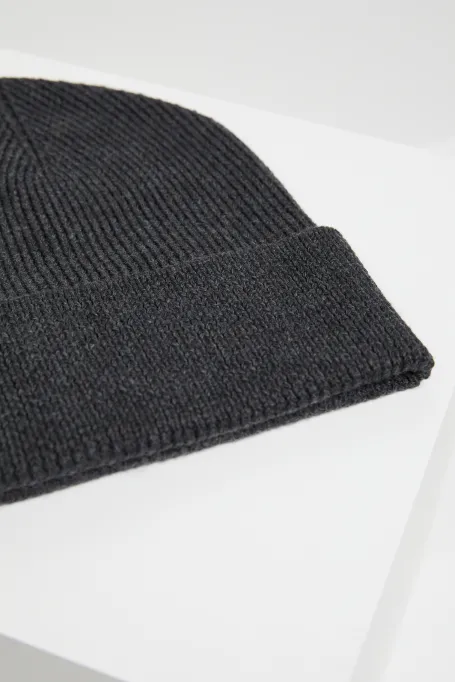 Šedá čepice z merino vlny
