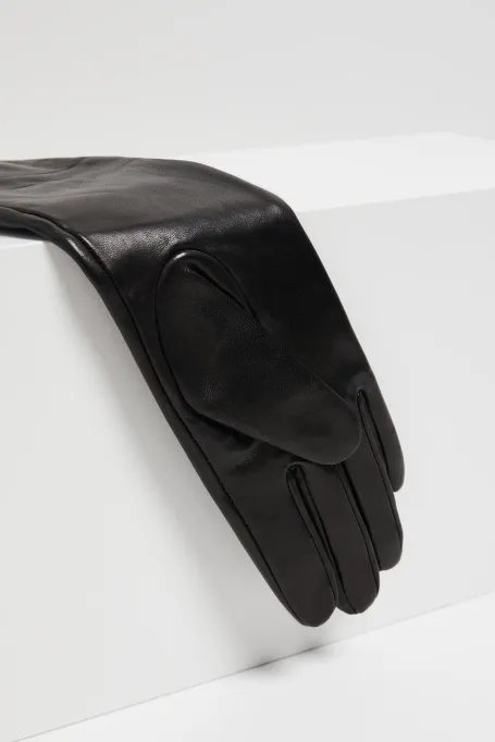 Černé dlouhé rukavice