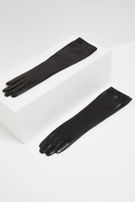 Černé dlouhé rukavice