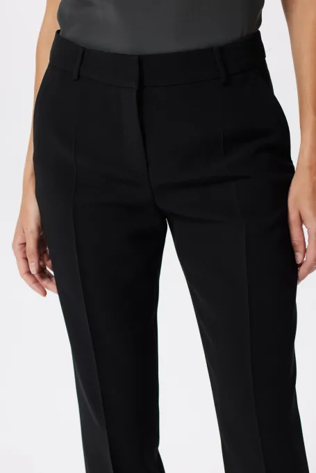 Elegantní černé kalhoty Lotto k obleku