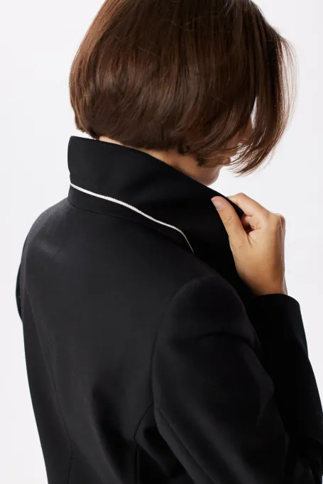 Černý vlněný sako ke kostýmu