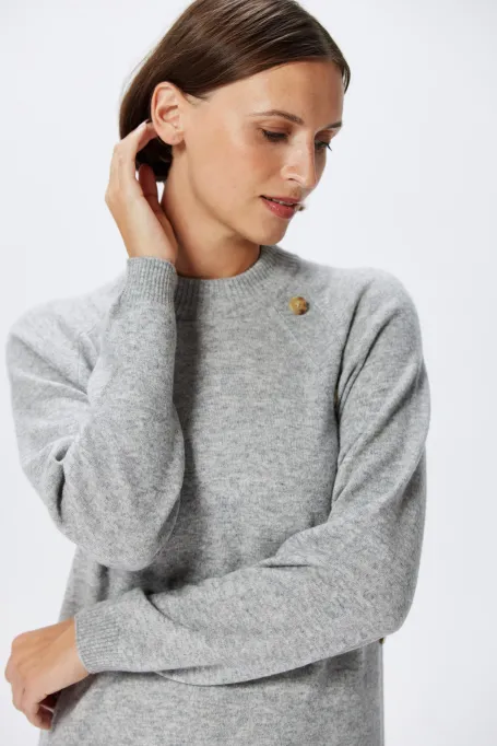 Šedá vlněná šaty s kašmírem