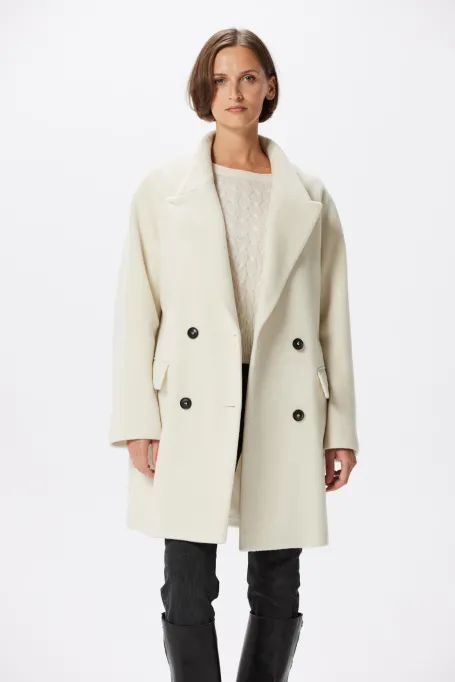 Bílý vlněný kabát dvouřadý