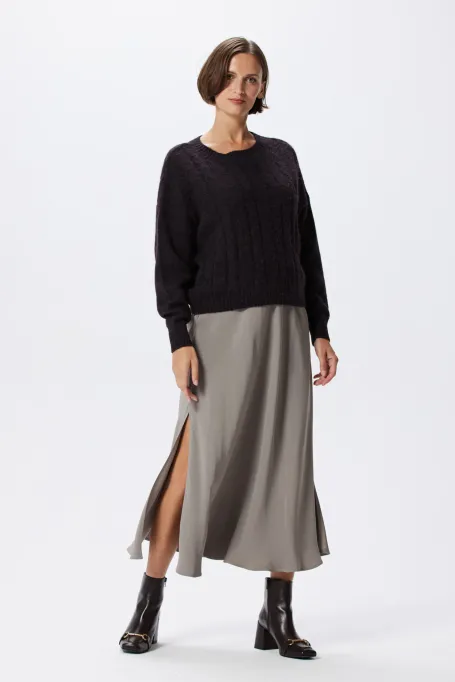 Hnědý svetr z alpakové vlny