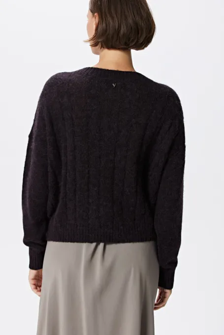 Hnědý svetr z alpakové vlny