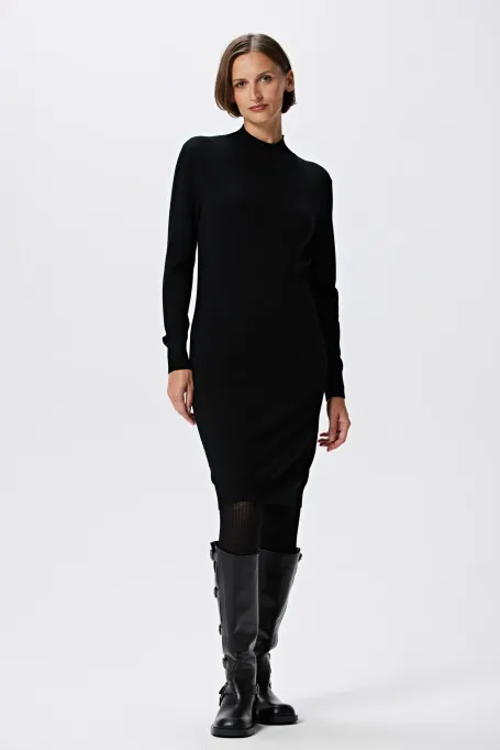 Černé šaty s polo stojáčkem z merino vlny