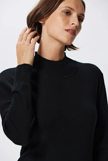 Černé šaty s polo stojáčkem z merino vlny