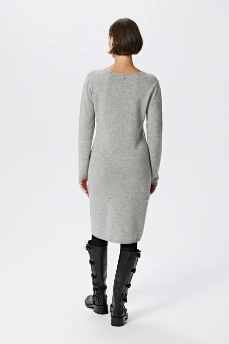 Šedé kašmírové šaty