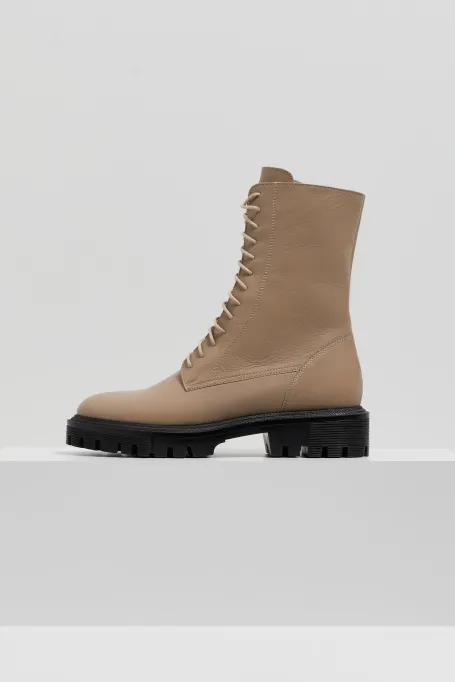 Béžové kožené kotníkové boty