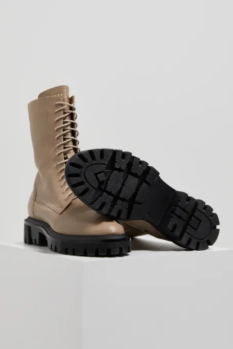 Béžové kožené kotníkové boty