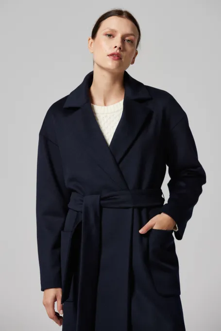 Tmavě modrý vlněný kabát s opaskem