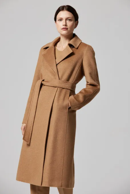 Kabát z velbloudí vlny