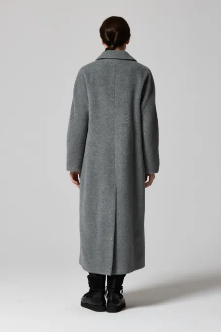 Šedý vlněný kabát se suri alpaku