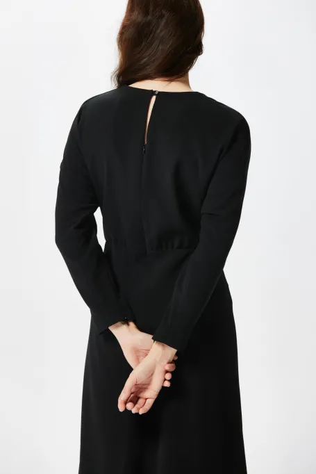 Černé midi šaty s kimono rukávem