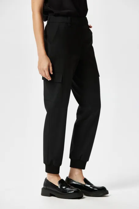 Černé cargo kalhoty s vlnou