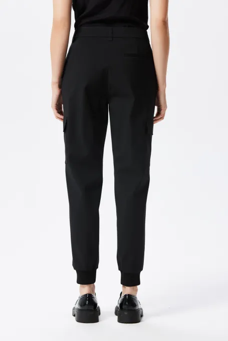 Černé cargo kalhoty s vlnou