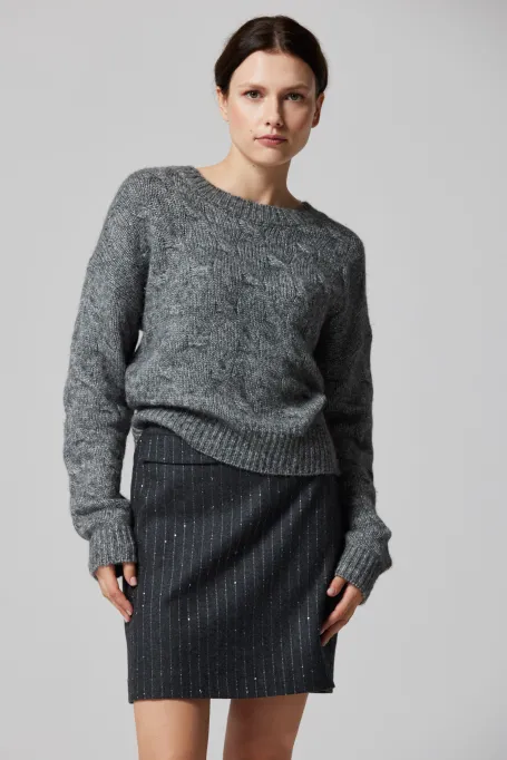 Šedý svetr s vlnou alpak