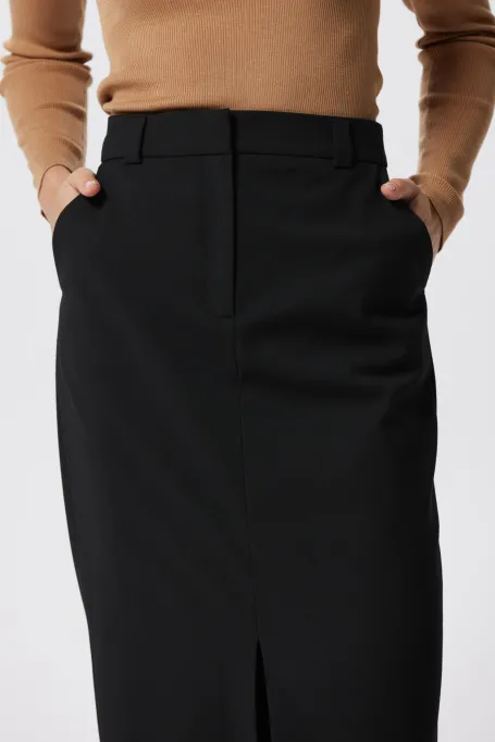 Černá sukně s vlnou