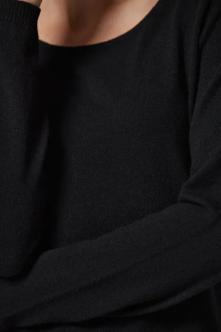 Černé midi šaty z kašmíru