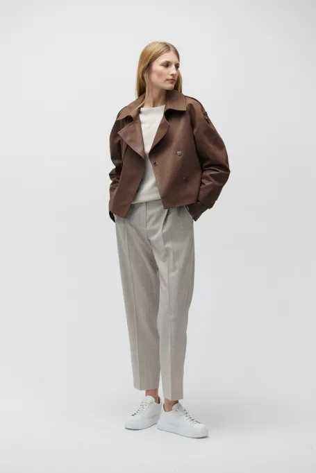 Hnědá bunda s epolety