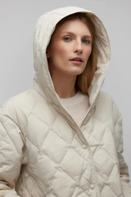 Beige péřová bunda s kapucí