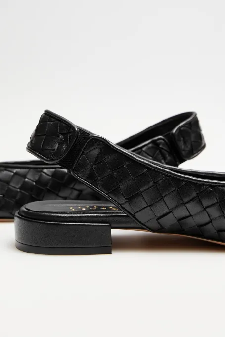 Černé slingback boty z pletené kůže