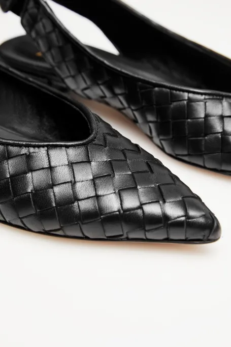 Černé slingback boty z pletené kůže