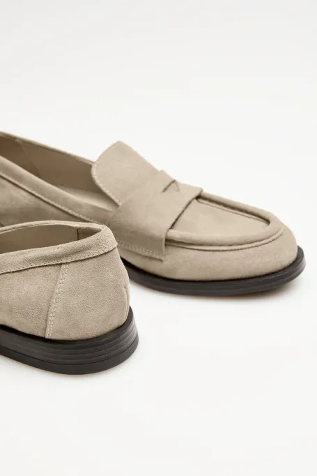 Béžové semišové mokasíny