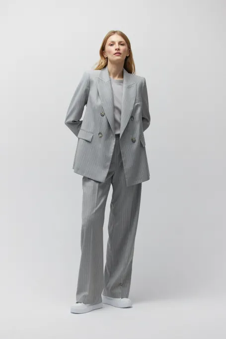 Šedý vlněný blazer v tenisovém stylu