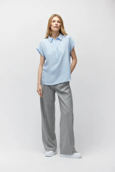 Modrá hedvábná blůzka