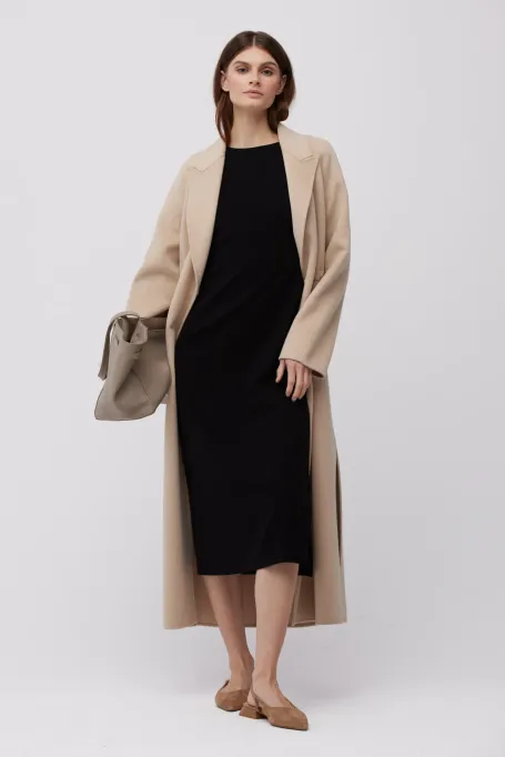 Černé midi šaty s krátkým rukávem